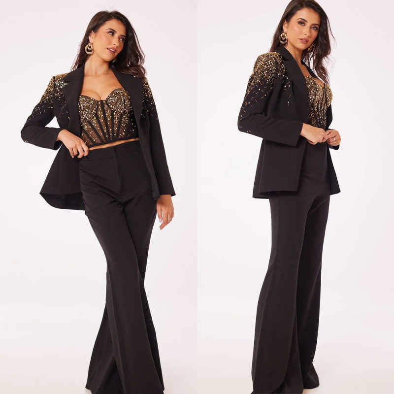 Unique Women'S Formal Wear - Trajes de Mujer de Diseño Único,